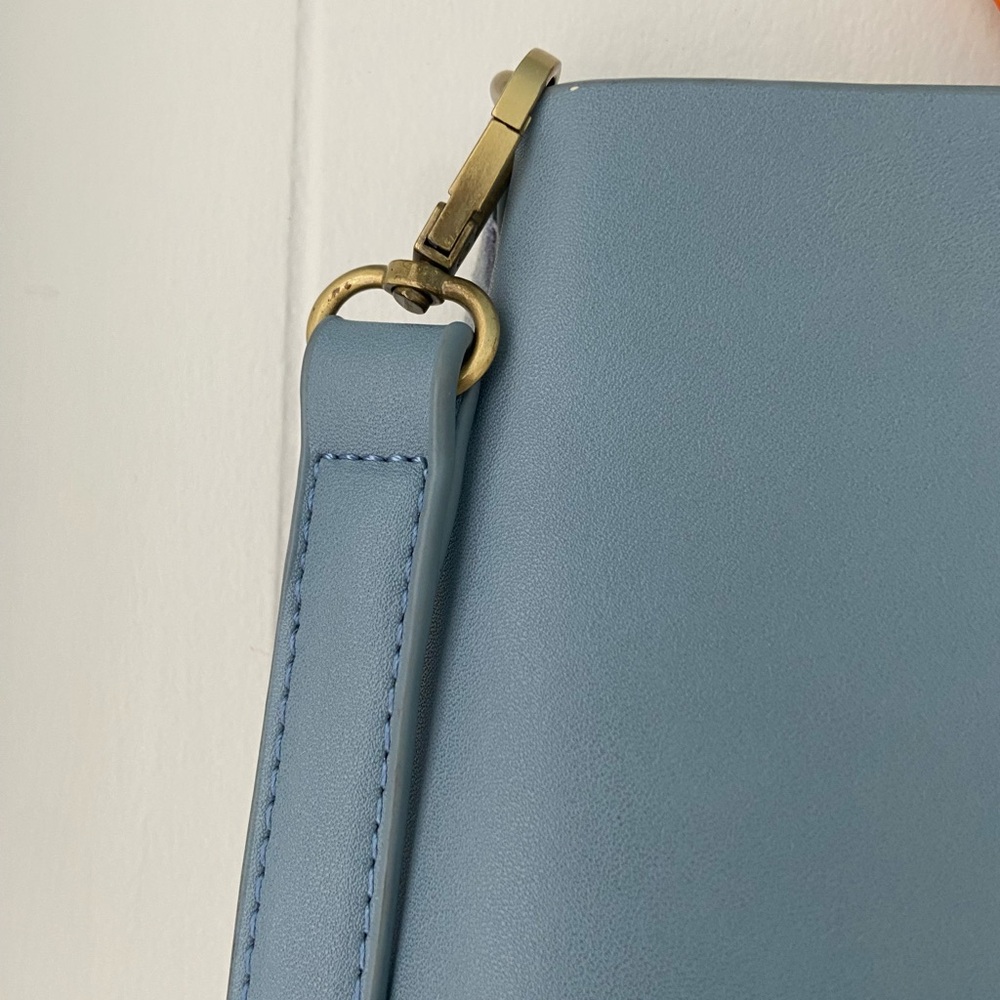 Anthropologie Blue Bag with Tortoise Handle & Fringe - Picture 11 of 11